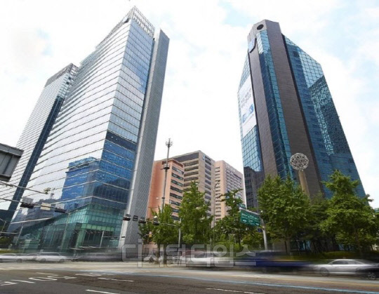 IBK기업은행 본점(오른쪽)과 파이낸스타워 전경 (IBK기업은행 제공)